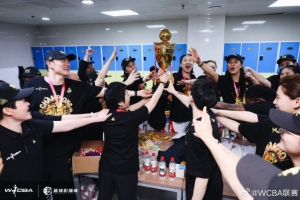 尘埃落定，举杯同庆！所有的汗水与热泪，都在此刻化为圆满