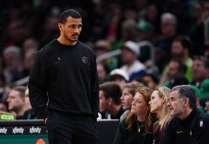 马祖拉：我很满意球队的比赛心态 末节组织进攻做得不错