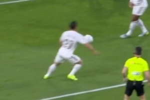 判罚分析机构：迪亚斯手球被转播完全忽视 没有任何近距离回放