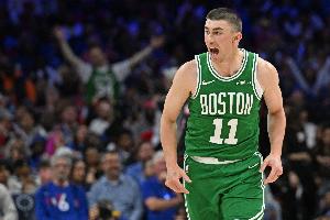 季后赛生涯半场新高！普理查德12中7砍下18分4板 首节独得13分