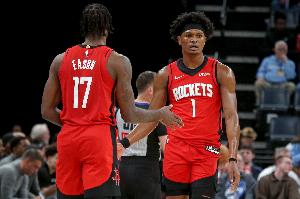 只能原班人马继续打？解说：火箭这轮系列赛把球员身价全打没了