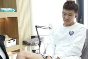 孙铭徽晒康复训练视频：重塑是一个漫长且考验耐心的过程