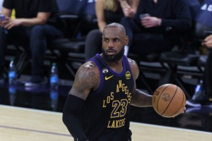 阿里纳斯：相较乔丹我更愿选詹姆斯建队 给他什么阵容他都能捏合