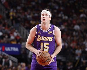 系列赛2-0领先！湖人官方：里夫斯因左斜肌拉伤继续缺席G3