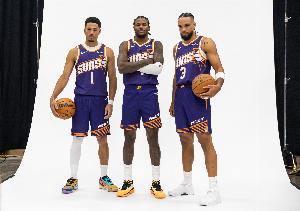 火力靠谱！半场狄龙9中4拿13分4板 杰伦·格林10分5助&布克11分