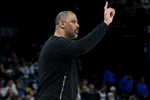 乌度卡谈垃圾时间叫暂停：我们连续三个回合单打独斗 不能松懈