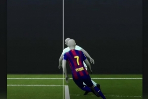 克瓦拉茨赫利亚：恩里克执教下，我必须像真正的后卫那样防守