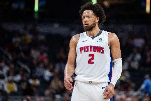 9失误！坎宁安：我必须更好地梳理进攻 确保能不断冲筐有效出手