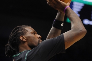 就是很好用！纳兹·里德13中7得17分9板2助1断1帽 正负值+14最高