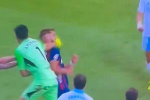 这暴脾气！萨拉戈萨门将推人染红，冲向对方对着脸部一记右勾拳