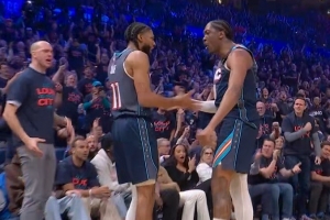 险些伤退！纳兹·里德替补11中5拿到12分8板1助