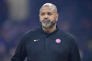 常规赛教练？比克斯塔夫生涯季后赛执教战绩来到10胜22负&胜率31%