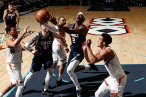 镜报：阿森纳密切关注马竞球场草皮情况，热刺和巴萨已对后者投诉