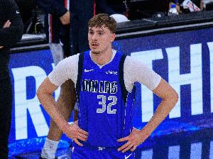 安东尼：弗拉格的数据比肩乔丹 他上限的答案只有一个 就是他自己