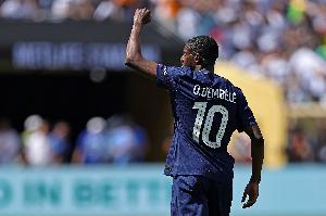 今天球衣不同！本场曼联更换胸前球衣广告，宣传抗击艾滋病基金会