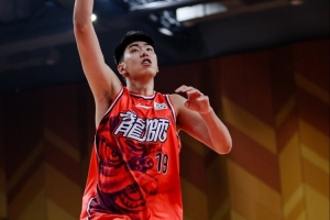 媒体人：徐昕用实际行动回应了所有质疑 面对面击败老东家真提气