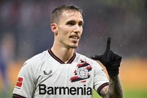 六台：库库雷利亚和恩佐去看马德里公开赛，与球迷合影