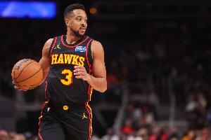 莫斯利：我给队员反复强调要冷静沉稳 在场上做决策不能犹豫不决