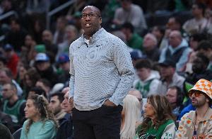 记者：伯恩利希望杰拉德能出任球队主帅，已与其经纪人进行谈判