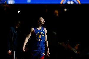 麦凯恩谈队内氛围：在这我可以做我自己 爱这里的每一个人