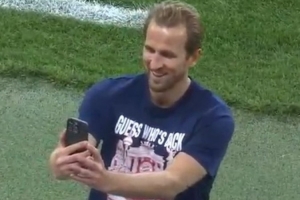 李帅晒与莫雷诺合影：难忘并肩战斗的岁月，让这片天空颜色更蓝