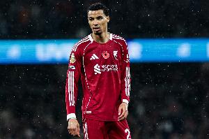 追到10分了！纳兹·里德续上火力 强攻内线抛投再拿2分