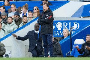 1打4！亚历山大突击连续2次穿越包夹 高抛命中后坐地摊手想要加罚