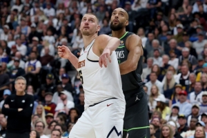 安东尼：弗拉格的数据比肩乔丹 他上限的答案只有一个 就是他自己