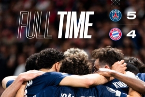 巴黎主场演奏星球大战交响曲和马赛曲，巨型横幅寓意征服欧洲