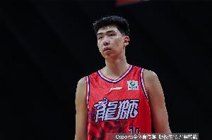 广州男篮主帅：球队在比赛中没有慌 徐昕是我心中的DPOY