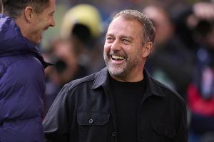 巴黎中卫帕乔出战32场欧冠至今仍未吃到黄牌，是现役后卫最多