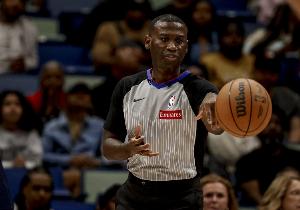 萧华的爱酱？季后赛3张球员罚单共计9w5 裁判都是詹威！