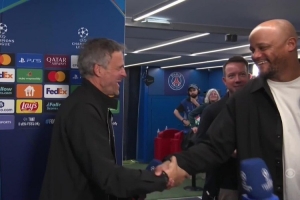 相谈甚欢！恩里克、孔帕尼赛后见面交流，两人都露出笑容