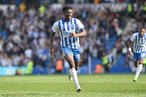 关系融洽！申京：杜兰特一直支持我们 他也在场边为我们加油鼓劲