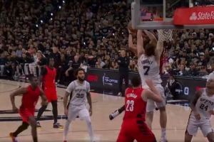 反抗了！夏普对抗科内特上篮得分 开拓者7-0打停马刺