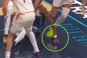 克拉滕伯格：皮球先碰到阿方索腿部再弹到手臂，点球判罚过于严苛