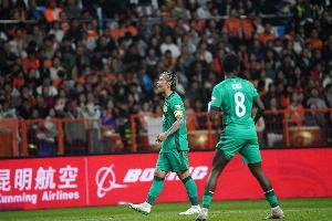 足球报：客场拿1分为低谷的国安稳定军心，后防失误成致命短板